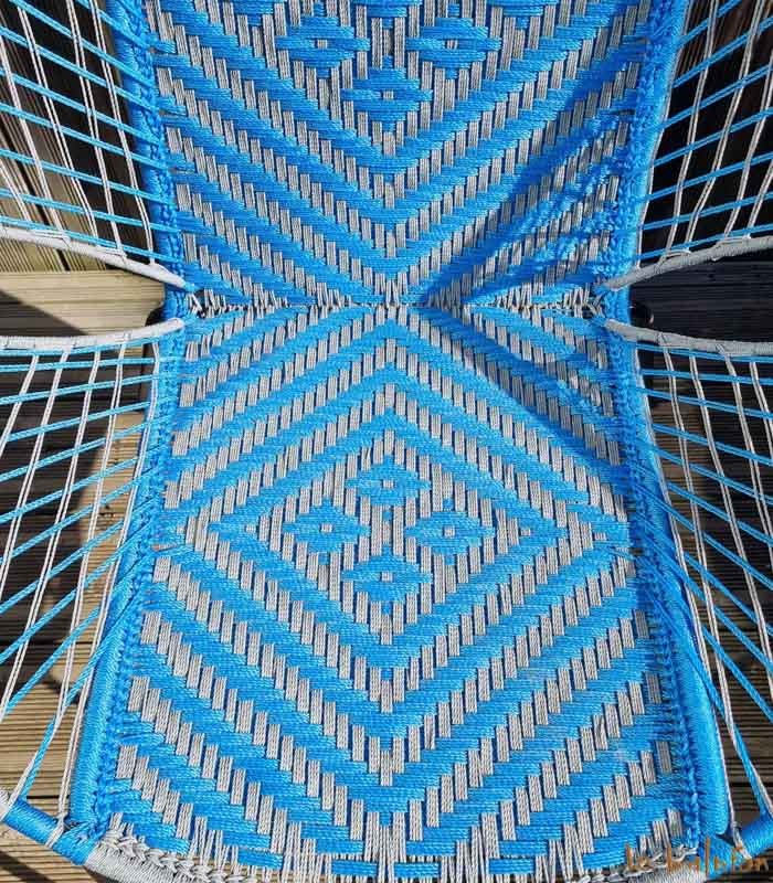 Chaise de jardin gris et bleu ciel motifs losange